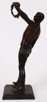 Jelzés nélkül: Bajnok. Bronz, bronz talapzaton, m:38 cm