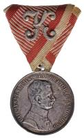 1917. "Tiszti Ezüst Vitézségi Érem" Ag kitüntetés peremen "A" jelzéssel, mellszalagon "K" betűvel. Szign.:KAUTSCH (40mm) T:2- Csak 100 adományozás! Hungary 1917. "Silver Gallantry Medal for Officiers" Ag decoration with "A" hallmark on the edge, on the ribbon with "K" letter. Sign.:KAUTSCH (40mm) C:VF Only 100 awards! NMK 297.