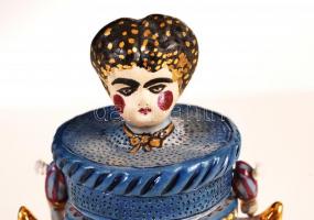 Bán Mariann (1946-): Kis dobozka táncoslánnyal, kézzel festett, jelzett, hibátlan, m:16 cm