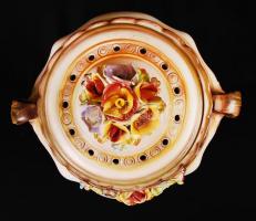 Virágos levesestál, Kézzel festett, jelzés nélkül, apró lepattanások a szirmokon, m:28 cm, h:29 cm