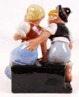Komlós csodálkozó párocska, kézzel festett, jelzett, hibátlan, mázas kerámia, m:20cm, h:17 cm