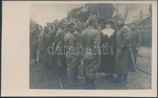 1921 IV. Károly és Zita utolsó útja Magyarországra, vasútállomáson a katonákkal / Charles IV and Zita at the railway station with the soldiers photo