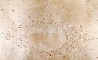 Ezüst (Ag.) tálca, gravírozott, jelzett, mesterjeggyel(CH), karcolásokkal, 17×23 cm, nettó:173 g