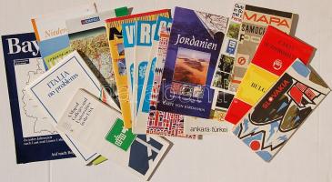 30 db ország- és várostérkép