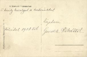 1918 Pozsony, Károly király és Zita látogatása; a király katonákkal beszélget / Charles IV and Zita,...