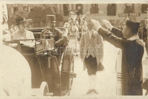 1918 Pozsony, Károly király és Zita látogatása; a rabbi áldása / Charles IV and Zita getting blessed by the rabbi, Judaica, photo