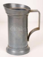 Ón korsó és kiöntő készlet, összese:18 db