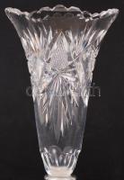 Kristályváza fém talppal, kis karcolásokkal, m: 22 cm