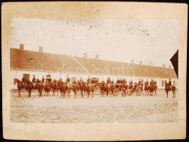 cca 1890 Katonai konvoj a laktanya udvarán / 1890 Military convoi in the barracks 20x14 cm