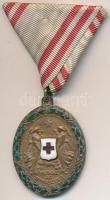 1914. "Vörös Kereszt Bronz Díszérme hadidíszítménnyel" festett Br kitüntetés mellszalagon T:2- Hungary 1914. "Red-Cross Bronze Medal with military ornament" painted bronze decoration on ribbon C:VF NMK 287.