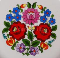 Kalocsai mintás kézzel festett falra akasztható porcelán tányér, hibátlan, jelzett, d: 24 cm