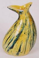 Dekoratív tárgyak: Réz sünik, Iparművészeti V. váza, csont dobozka, virágcsokor zsírkőből, Polaroid ...