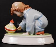 Zsolnay búgócsigával játszó gyerek. kézzel festett, jelzett (Sinkó), hibátlan, 13×15 cm/ Handpainted...