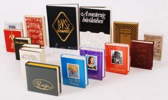 15 db minikönyv (pl. Babits és Tóth Árpád; Szabó Lőrinc: Tücsökzene; Illyés Gyula Babitshoz; Babits ...