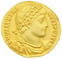 Római Birodalom / Antiokheia / I. Valentinianus 365. Solidus Au (4.44g) T:2 apró ph. Roman Empire / Antiochia / Valentinianus I 365. Solidus Au "DN VALENTINI-ANVS PF AVG / RESTITVTOR REIPUBLICAE - ANTH*" (4.44g) C:XF small edge error RIC 2.b, xxx, 4.