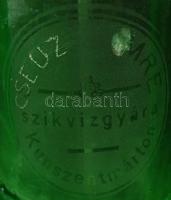 Régi zöld szódásüveg csorbákkal, m: 32 cm