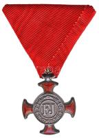 1869-1916. "Ezüst Érdemkereszt vörös szalagon" ezüstözött Br kitüntetés gömbfüllel, karikán "Wilhelm Kunz - Wien" jelzéssel, eredeti dísztokban T:1,1- Hungary 1869-1916. "Silver Merit Cross on a red ribbon" silver plated Br decoration with maker mark on suspension ring "Wilhelm Kunz - Wien" in original box C:UNC,AU NMK 224.