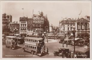 London, Piccadily Circus, Sandeman's Port, Bovril, London pavilion, Guiness Times, autobus, automobile