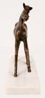 László Péter (1918-2012): Csikó. Bronz, jelzés nélkül, márvány talapzaton, m:18 cm, h:18 cm
