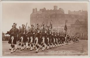 Edinburgh castle, changing the guard, Gordon Highlanders leaving the castle