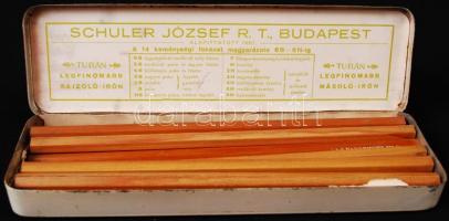Schuler József R.T. feliratú fém ceruzatartó, benne oringo grafitceruzák