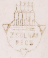 Zsolnay gombolyaggal játszó cica, hibátlan, jelzett, h: 12 cm