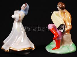 Orosz porcelán táncos pár, az egyiken apró mázhibával, jelzett, m: 8 és 9 cm