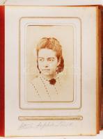 cca 1840-1850 Főnemes urakat és hölgyeket ábrázoló bőr borítású fotóalbum, 48 db keményhátú fotóval,...