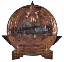 ~1950. Rákosi-címeres festett fém MÁV jelvény T:2-