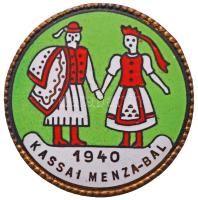 1940. "Kassai Menza-Bál" Judaika témájú zománcozott gomblyuk jelvény (28,5mm) T:1- Hungary 1940. "Canteen-Ball of Kosice" Judaica topic, enamelled button-badge (28,5mm) C:AU