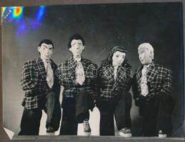 1952 Rákosi Mátyás 60. születésnapja alkalmából az Állami Bábszínház jutalom fotóalbuma, 9 db fotó, ...