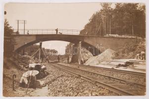 cca 1930 Sachsen-Anhalt vasúti vonal híd építése / Metzspringe building of a railway line bridge 18x12 cm