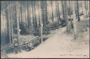 1917. július 5. Katonai fotó, Tölgyes, kiépített állások, fedezékek, fotólap feliratozva, 9x14 cm / 1917 Military photo, dugout, 9x14 cm