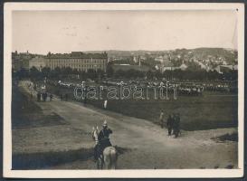 cca 1930 Budapest, díszszemle a Vérmezőn, 6x9 cm