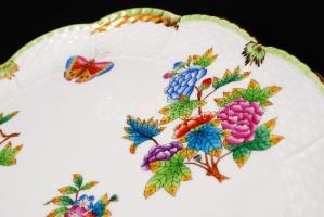 Herendi Viktória mintás szendvicses tál, kézzel festett, jelzett, hibátlan, 25,5×31,5 cm