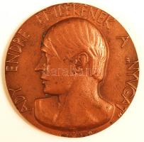 Beck Ötvös Fülöp (1873-1945): Ady Endre emlékének a NYUGAT. Kétoldalas bronz plakett, jelzett, rögzítő lyukakkal, d:6,5 cm