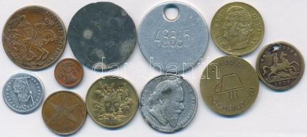 11db vegyes zseton és játékpénz T:vegyes
11pcs of mixed tokens and gaming tokens C:mixed