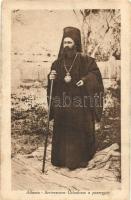 Arcivescovo ortodosso a passeggio / Albanian Orthodox archbishop