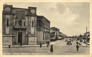 Tirana, Tirane; Pallati i Bashkise e Boulevardi Zogu I. / city hall and boulevard