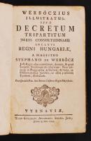 Werbőczius illustratus: Sive decretum tripartitum juris consuetudinarii inclyti Regni Hungariae, a magistro Stephano de Werbőcz. Tyrnaviae, Typis Collegii Academici societ. Jesu, anno 1763. Kiadói aranyozott, bordázott gerincű egészbőr kötés, gerince sérült, hiányos, első kötéstáblája levált, kopottas állapotban / full leather binding