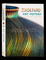 A Zsolnay kerámiák legátfogóbb képes ismertetője katalógus, dekoratív képanyaggal Zsolnay art pottery - The Gyugyi collection. Bp., 2006. Helikon. 342 p. Új állapotban / In new condition