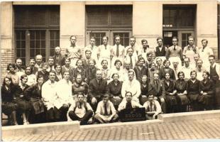 Budapest, Erdős Bőrkesztyű gyár, dolgozók, csoportkép photo