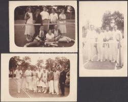 cca 1910 Teniszezők, régi fotóképeslap és fotó. Össz. 3 db