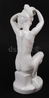 Herendi fésülködő akt, fehér mázas, jelzett, hibátlan, m:34 cm