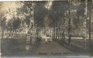 Pärnu, Supelus tänav / spa promenade