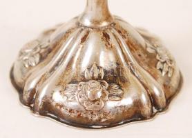 6 db ezüst (Ag.) likőrös pohár, jelzett, alján virágmotívummal díszített, m:12 cm, nettó:186.6 g / s...