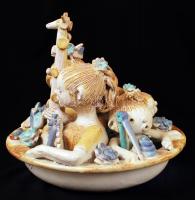 Kovács Éva (1938-): Család az állatkákkal. Kézzel festett mázas kerámia, jelzett, nagyon apró máz hi...