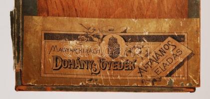 Magyar Királyi Dohánygyár Pozsony feliratú címeres régi fa doboz, 28x14x7 cm