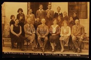1931 A Marosvásárhelyi Zsidó Elemi Iskola V. osztálya és tanáraik. Fotólap / 1931 Targu Mures Jewish primary school class