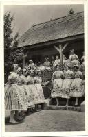 Kalocsai népviselet / Hungarian folklore from Kalocsa